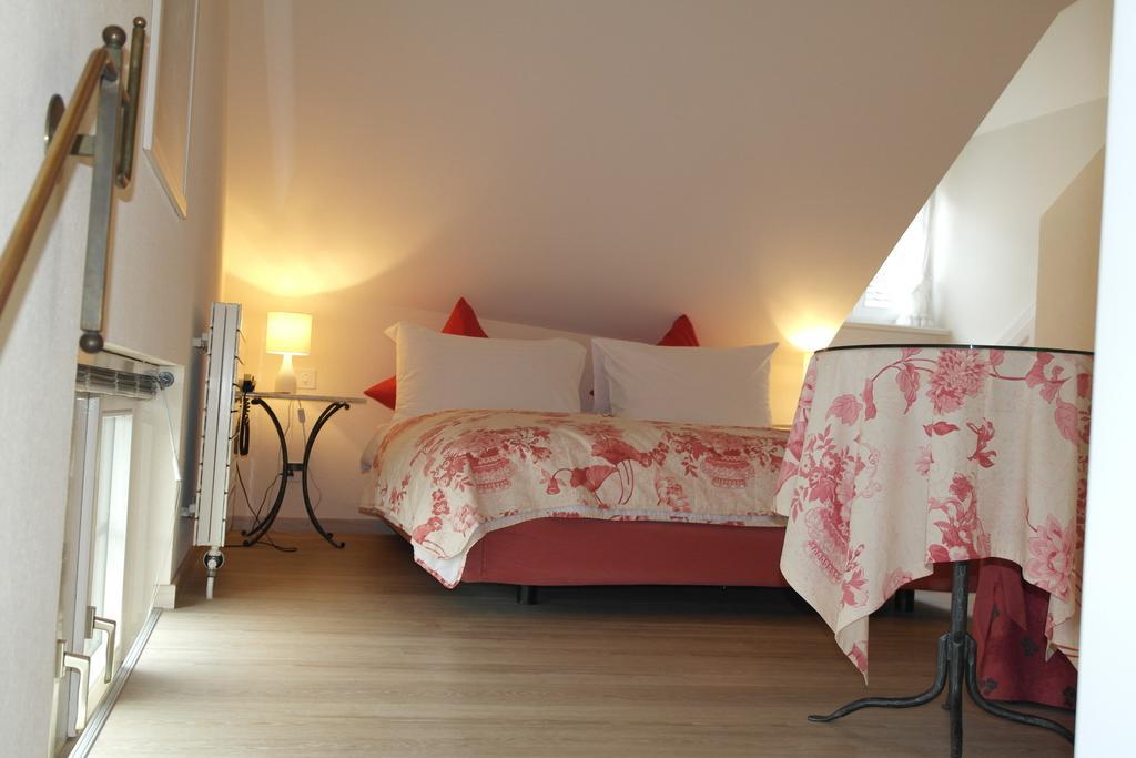 Hotel Hirschen Rapperswil-Jona Oda fotoğraf